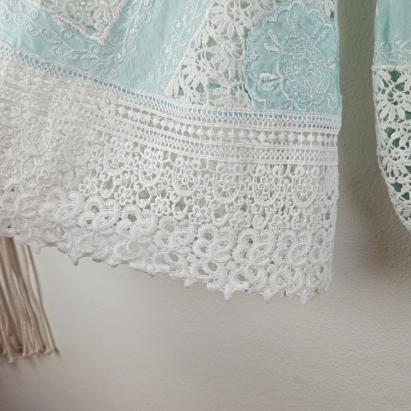 Boston Proper embroidered lace off shoulder bell Sleeves top XS boho Festival - Picture 4 of 6